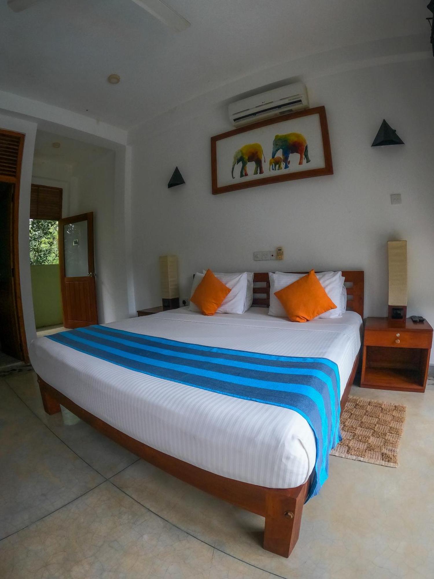 Hotel Athgira Udawalawe Exterior foto
