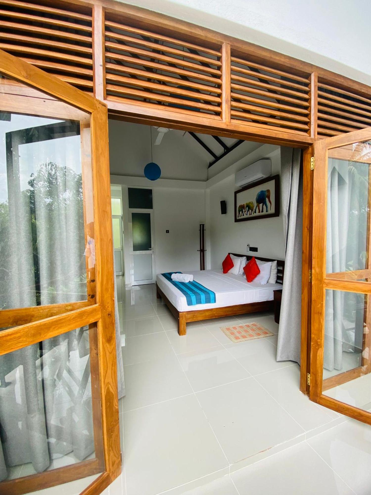 Hotel Athgira Udawalawe Exterior foto